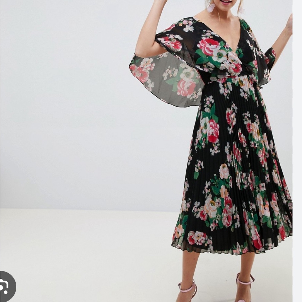 Assos Flutter Sleeves Midi Pleated Dress - Size UK8